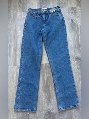 NWT Abercrombie Women’s 90’s Straight-Leg Jeans in Blue Denim Size 25/0R